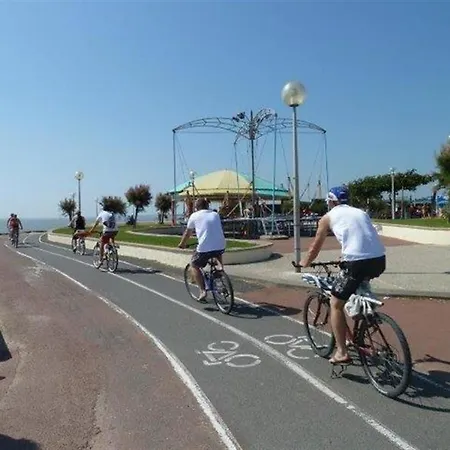 700m A Pied De La Plage Du Platin Puyraveau