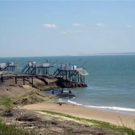 700m A Pied De La Plage Du Platin Puyraveau